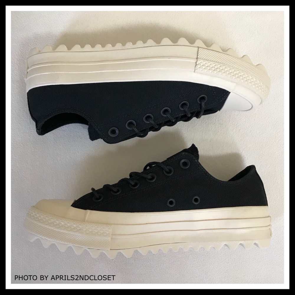 CONVERSE BLACK PLATFORM LOW TOP CHUCKS SNEAKERS - Picture 7 of 8